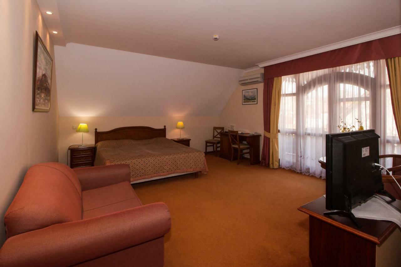 Hasik Hotel Magyarpolány Esterno foto