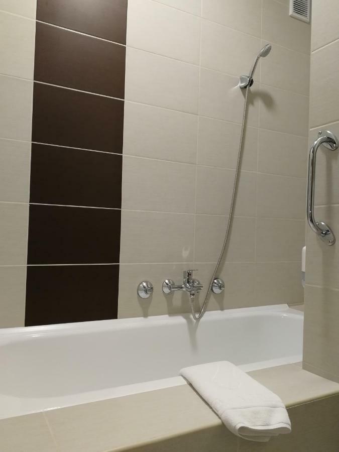 Hasik Hotel Magyarpolány Esterno foto