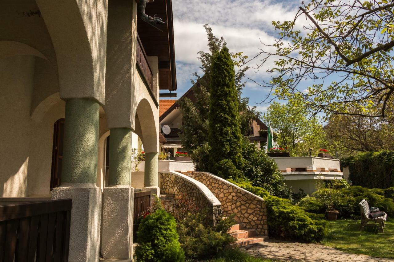 Hasik Hotel Magyarpolány Esterno foto