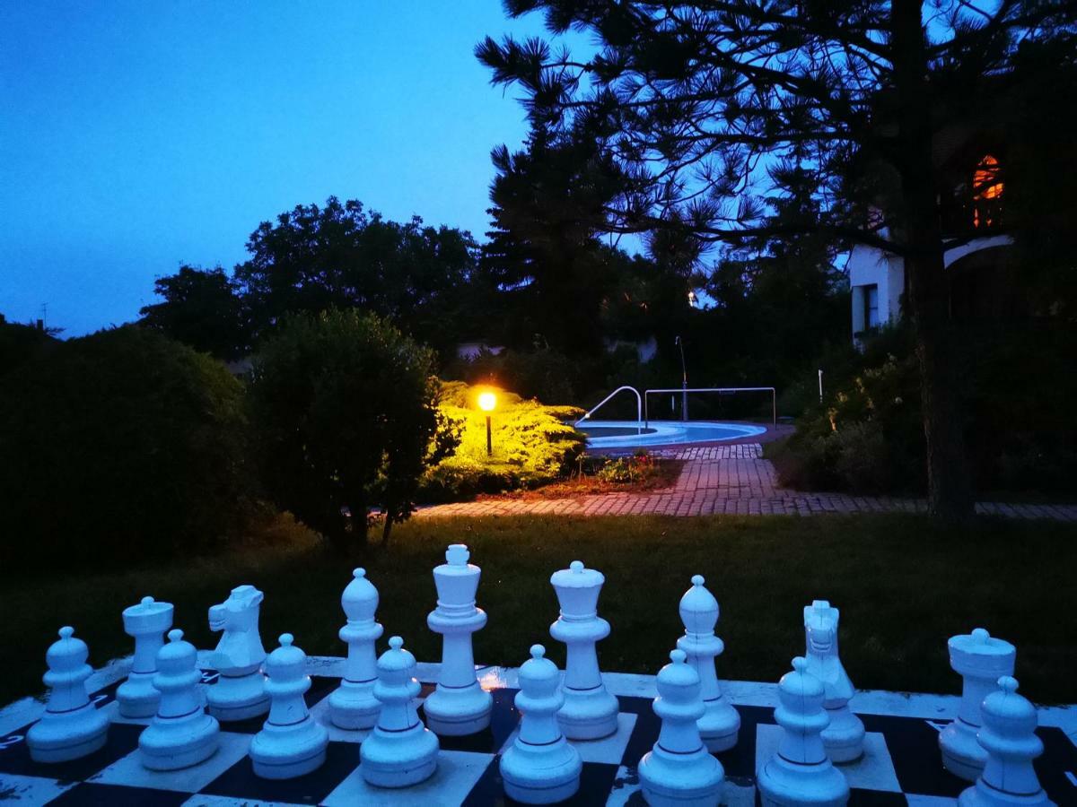 Hasik Hotel Magyarpolány Esterno foto